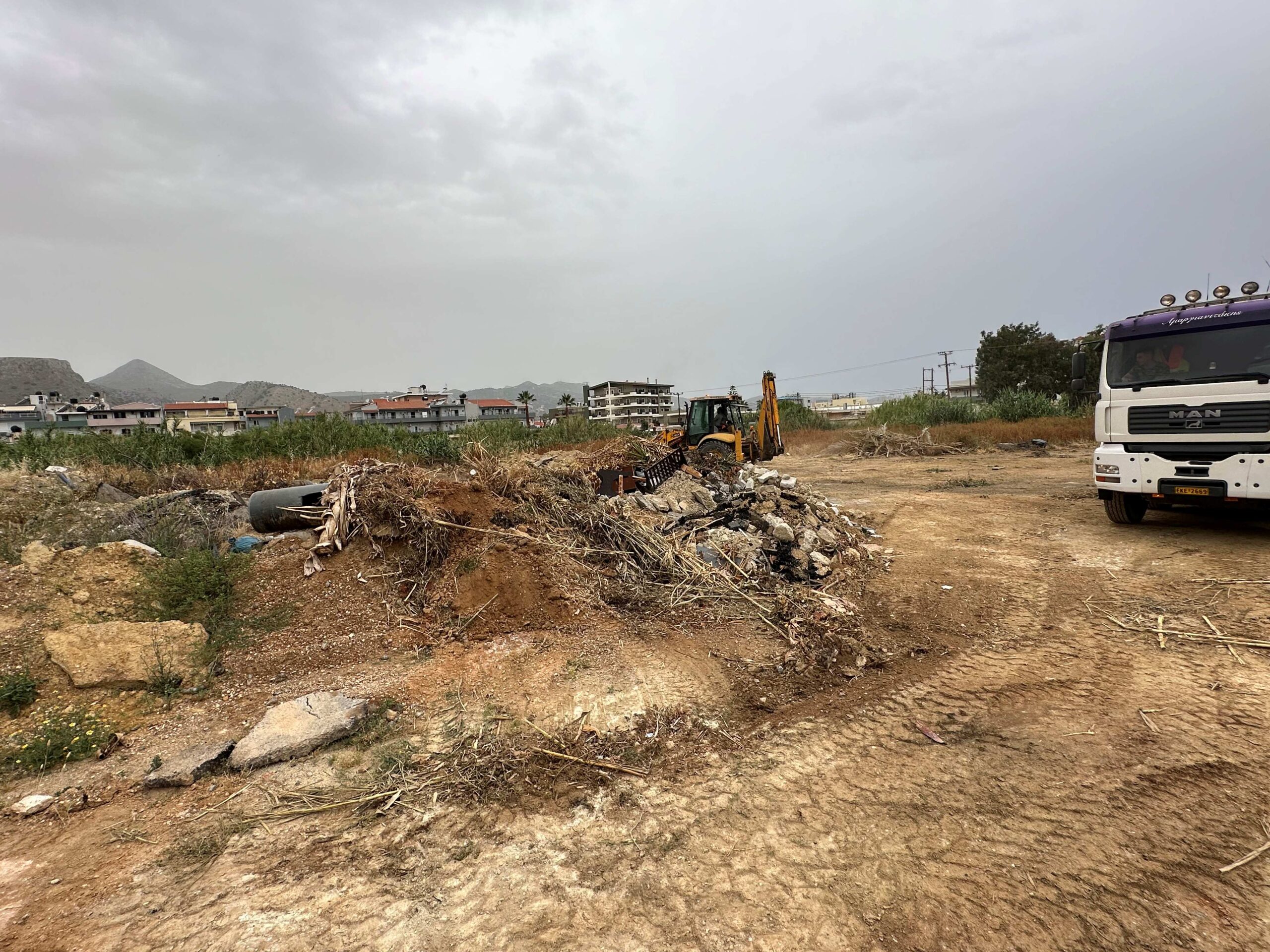 Δήμος Μαλεβιζίου: Περισσότερα από είκοσι φορτηγά με ογκώδη αντικείμενα απομάκρυνε η υπηρεσία καθαριότητας