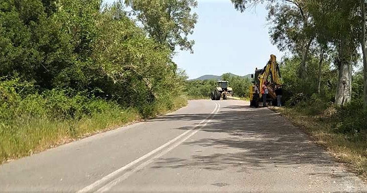 Ξεκίνησαν οι εργασίες καθαρισμού τάφρων και πρανών στην επαρχιακή οδό από Τρία Μοναστήρια έως Αγία Γαλήνη