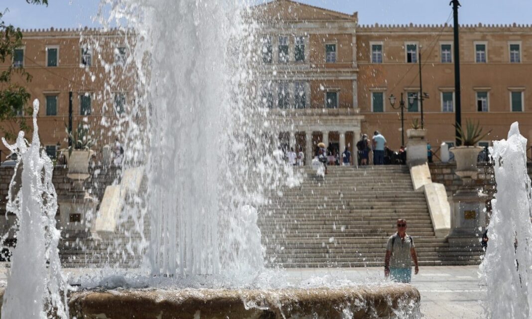 Καιρός: Συναγερμός από Τσατραφύλλια - Μελτέμια και υψηλές θερμοκρασίες