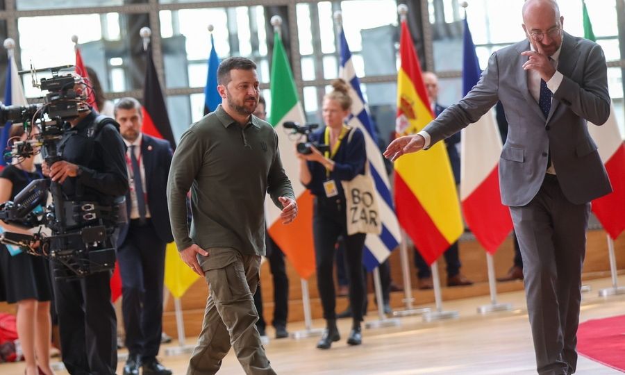 Ο Ζελένσκι υπέγραψε σύμφωνο ασφαλείας με την Ευρωπαϊκή Ένωση