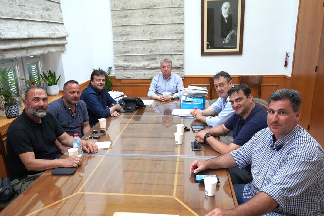 Συνάντηση Περιφερειάρχη Κρήτης με Σωματείο Οδηγών Τουριστικών Λεωφορείων Κρήτης «Ερμής