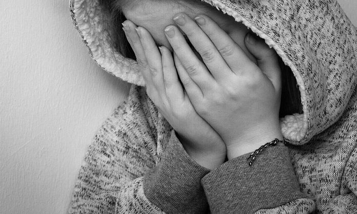 90χρονος παρέσυρε ανήλικη στο σπίτι του και την παρενόχλησε σεξουαλικά