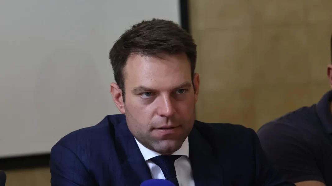 Κασσελάκης για ανασχηματισμό: «Δεξιά Ανακύκλωση. Περσινά ξινά σταφύλια»