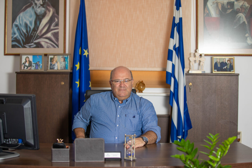 Συνάντηση του Διευθυντή Πρωτοβάθμιας Εκπαίδευσης Ηρακλείου με Διευθυντές και Προϊσταμένους Δημοτικών και Νηπιαγωγείων