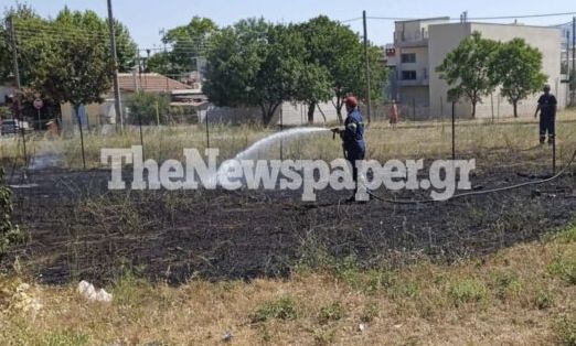 Πέταξαν γκαζάκι σε οικόπεδο και έβαλαν φωτιά – Κινδύνευσαν δυο ηλικιωμένοι