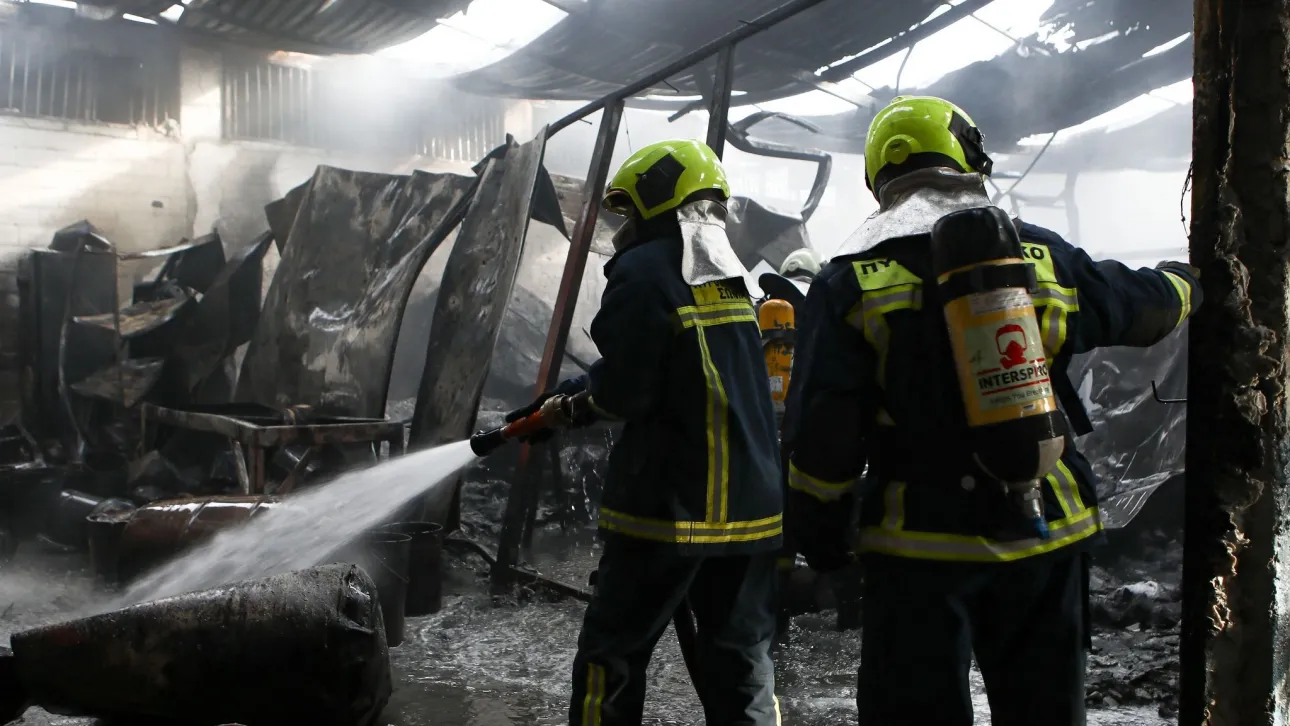 Φωτιά σε επιχείρηση – Μεγάλη κινητοποίηση της Πυροσβεστικής