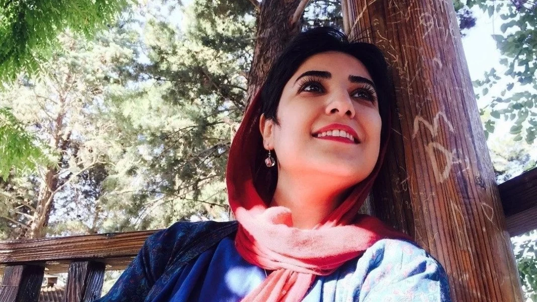 Έξι χρόνια φυλάκιση σε Ιρανή καλλιτέχνιδα για «προπαγάνδα»