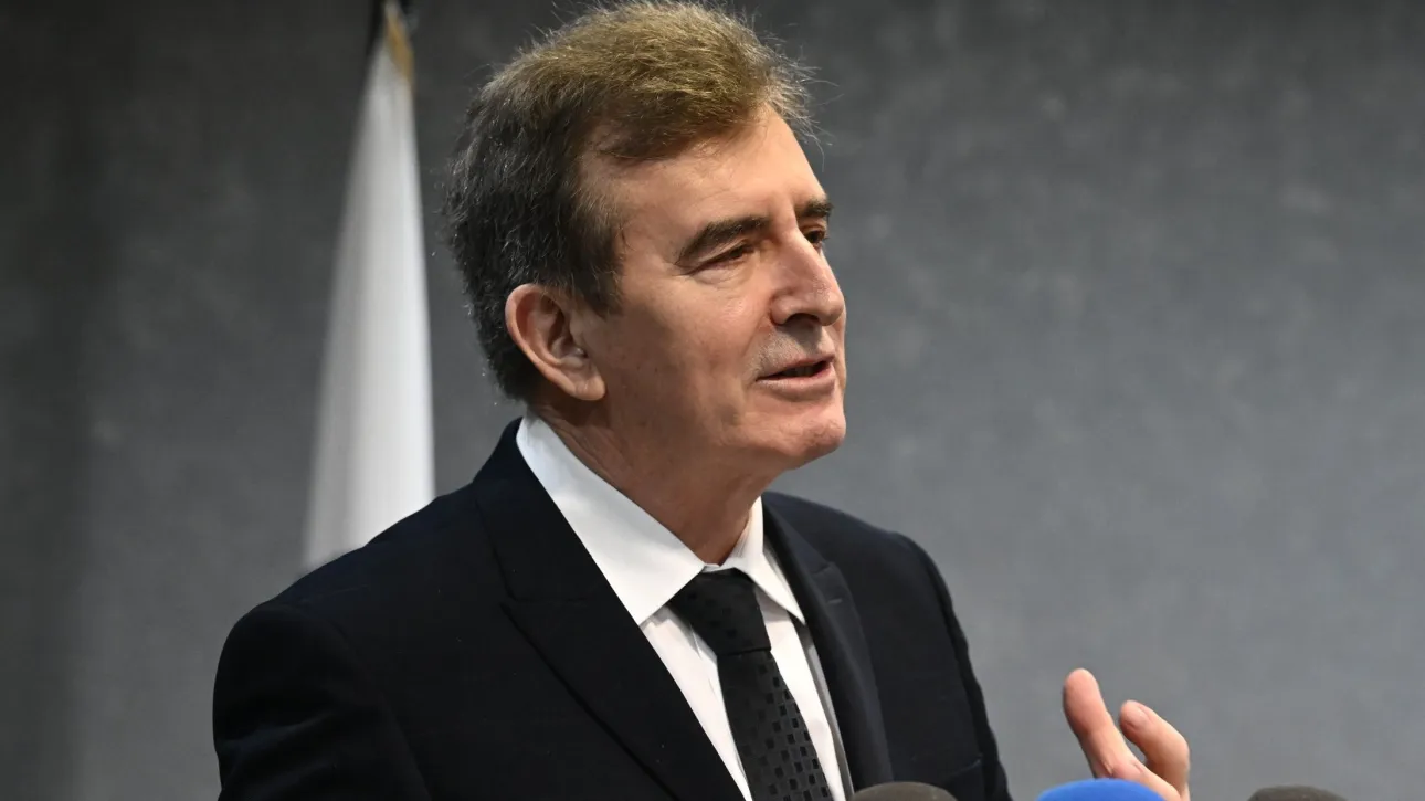 Χρυσοχοΐδης: Μόνο χθες έγιναν 61 συλλήψεις για ενδοοικογενειακή βία – Panic Button και για παιδιά