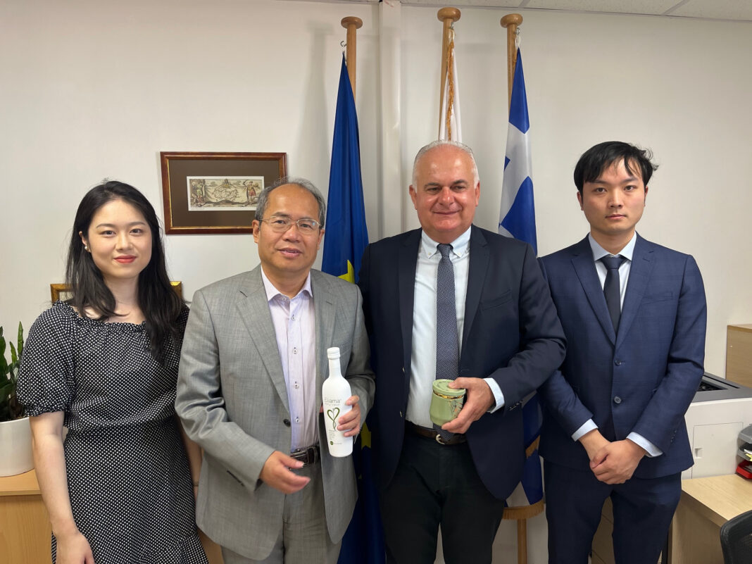 Επίσκεψη του Πρέσβη της Κίνας στην Ελλάδα στο Δήμο Ηρακλείου