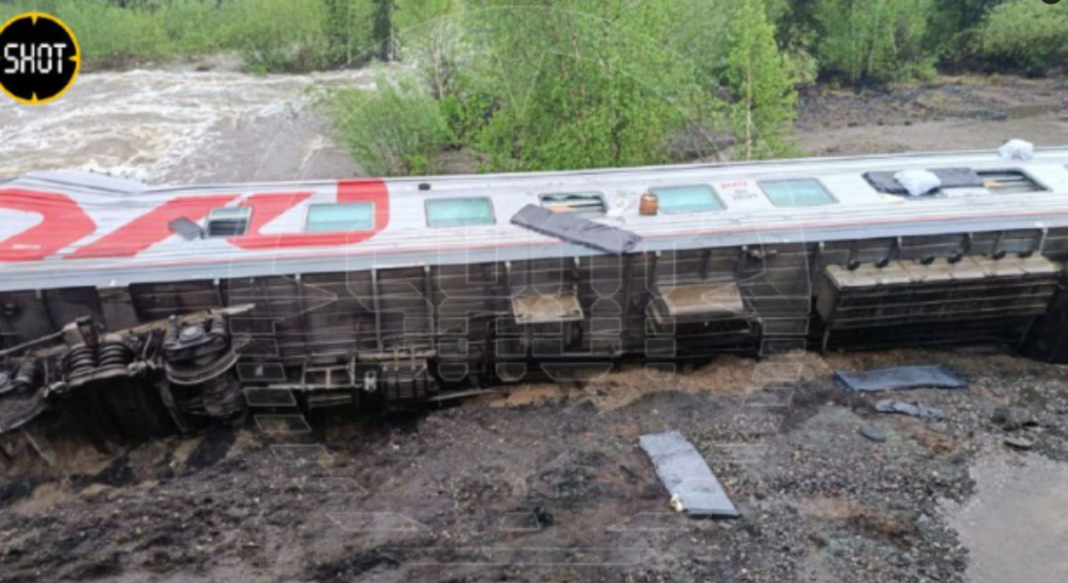 Ρωσία: Τρεις νεκροί και ένας αγνοούμενος από τον εκτροχιασμό τρένου