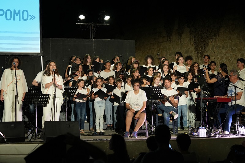 Με μεγάλη επιτυχία η μουσική παράσταση «Σκύλος στο Δρόμο» από το Δήμο Ηρακλείου