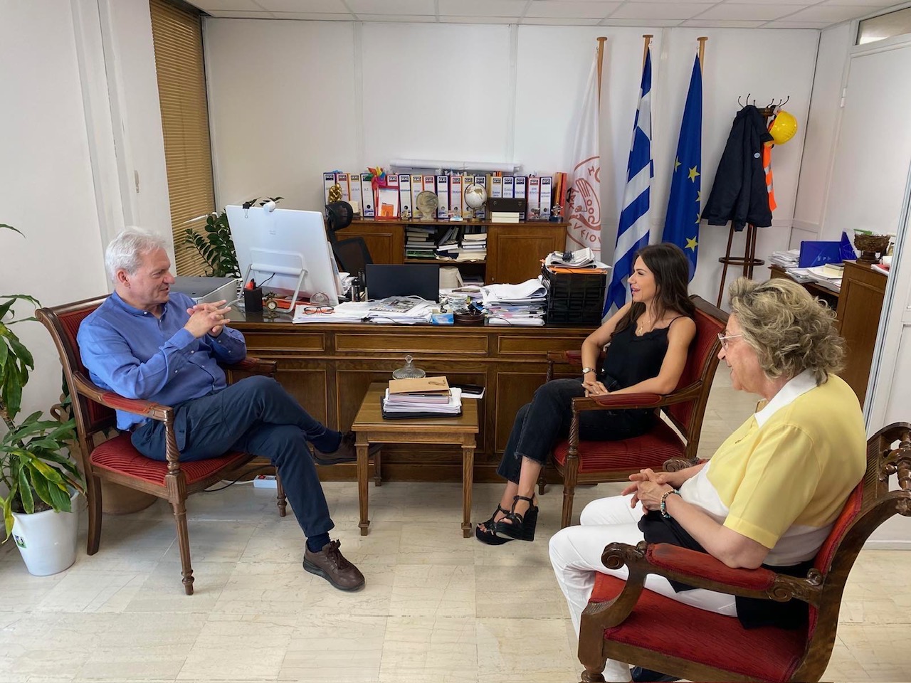 Συνάντηση του Δημάρχου Ηρακλείου Αλέξη Καλοκαιρινού με τη Βουλευτή Ηρακλείου του ΠΑΣΟΚ Ελένη Βατσινά