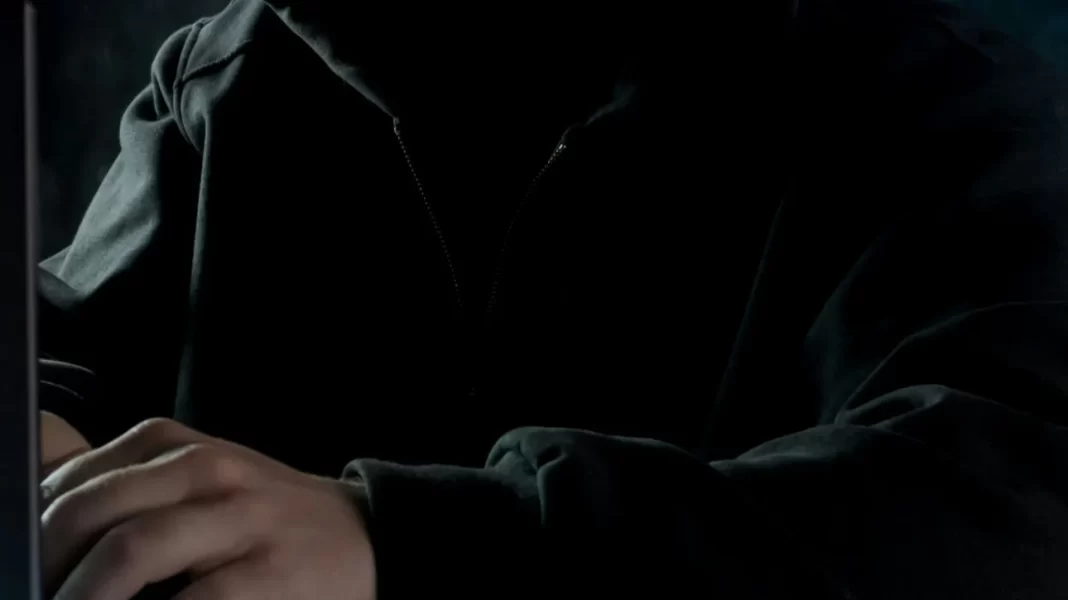 «Χειροπέδες» σε στρατιωτικό για παιδική πορνογραφία