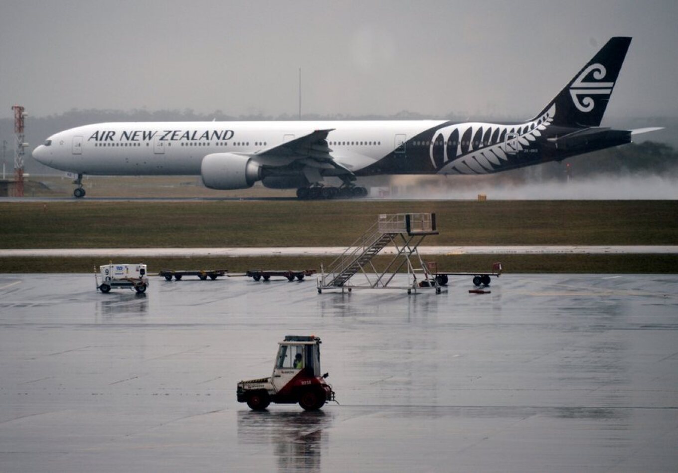 Αναστάτωση σε πτήση της Air New Zealand - Δύο τραυματίες από σφοδρές αναταράξεις