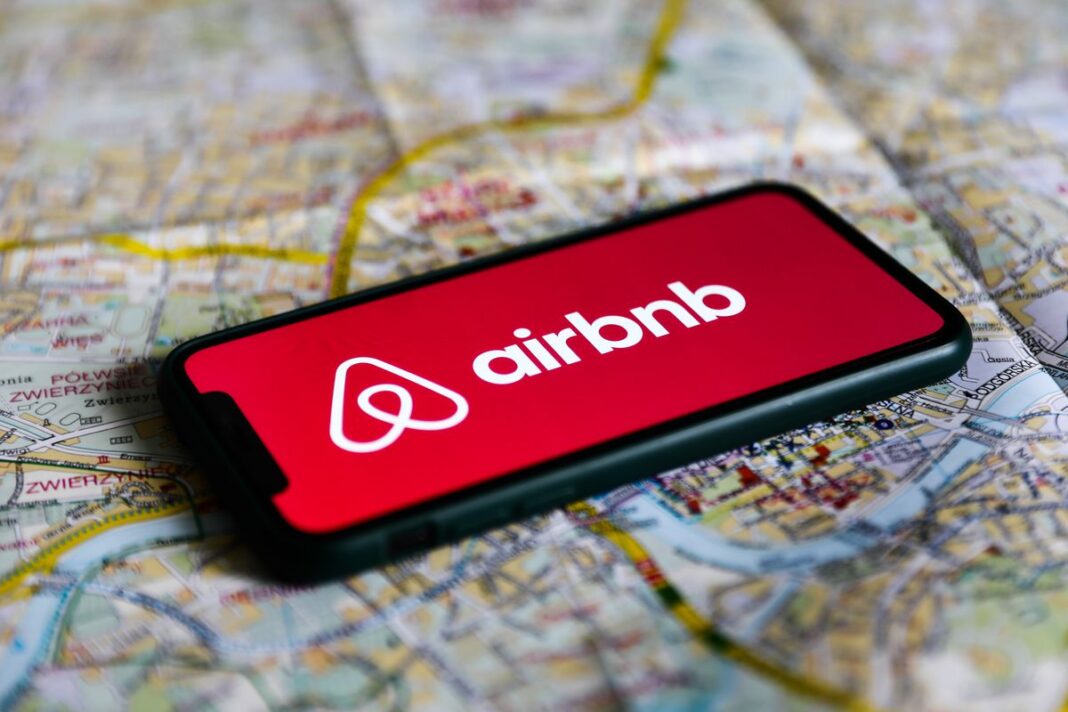 Airbnb: Έφτασαν στο 1 εκατ. οι κλίνες