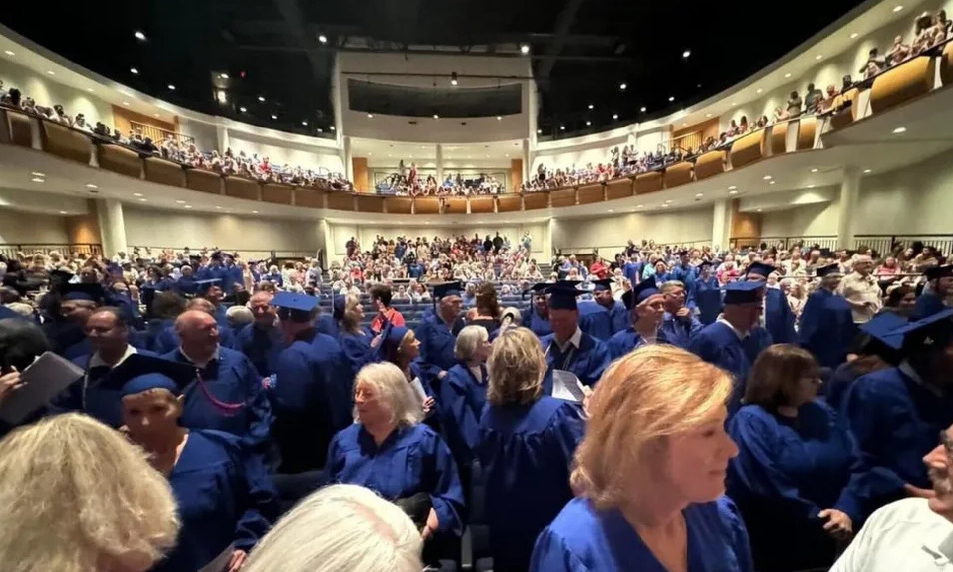 Οκλαχόμα: Αποφοίτησαν μετά από 50 χρόνια εξαιτίας μίας προειδοποίησης για τυφώνα