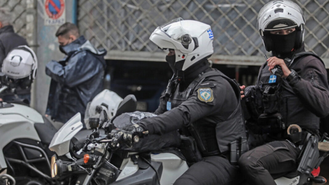 34χρονος τραυμάτισε με μαχαίρι τον θείο του