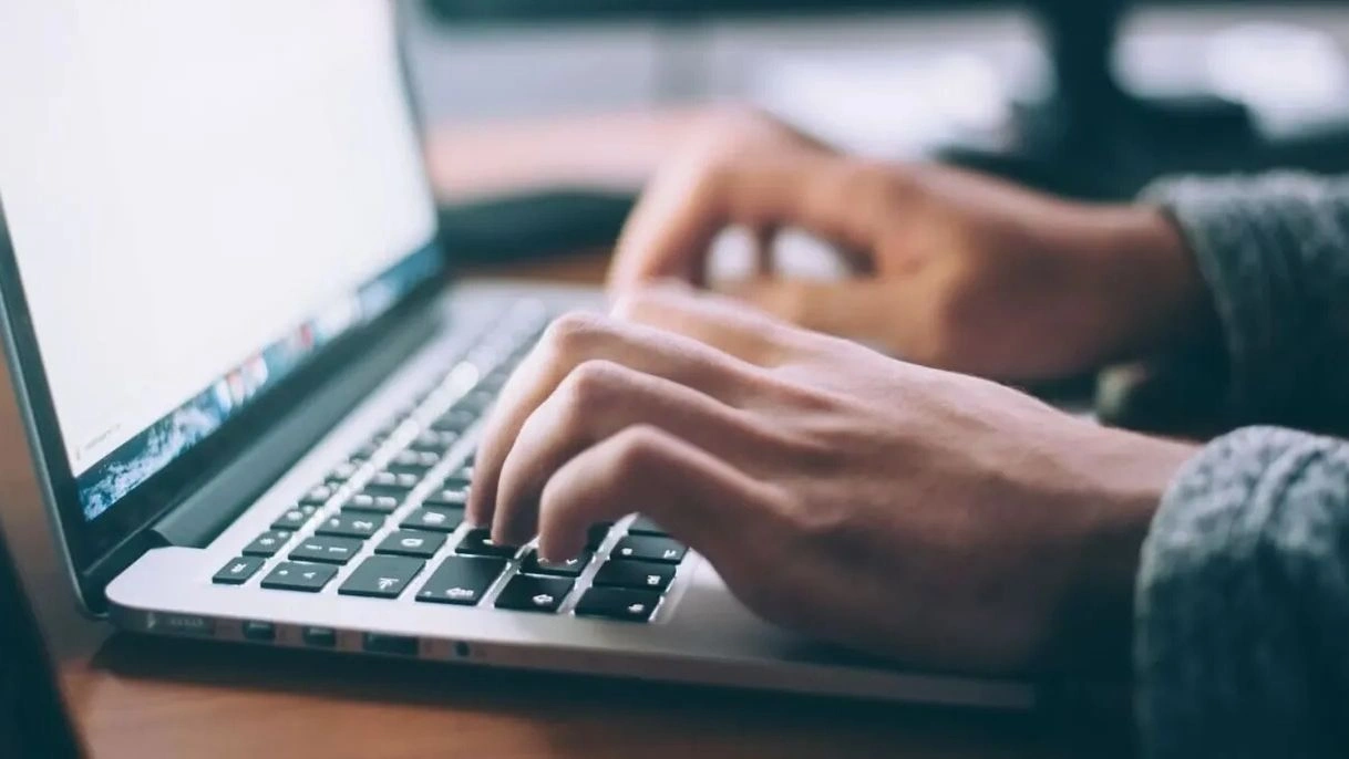 Αλλάζει την χημεία του εγκεφάλου των εφήβων ο εθισμός στο διαδίκτυο