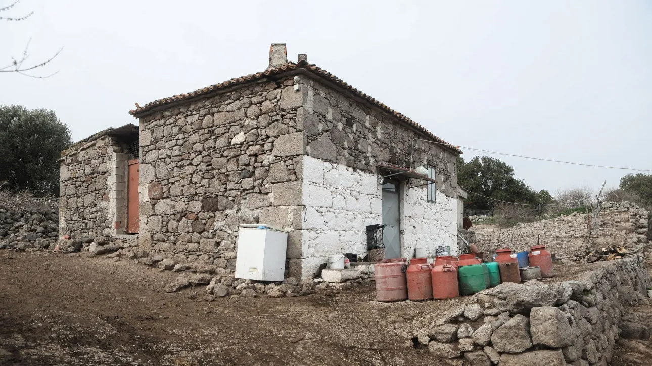 Κλειδωμένος και χτυπημένος μέσα σε μαντρί βρέθηκε 45χρονος