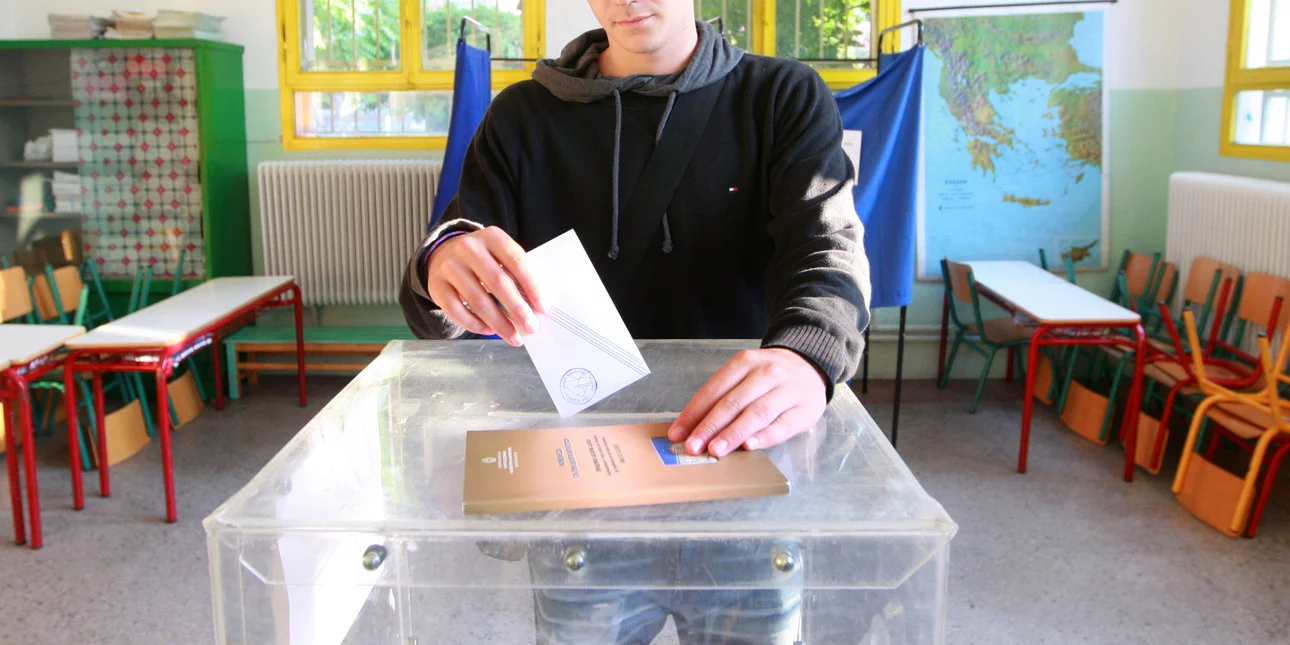 Κύπρος: Στήθηκαν διπλές κάλπες για Ευρώπη και τοπική αυτοδιοίκηση