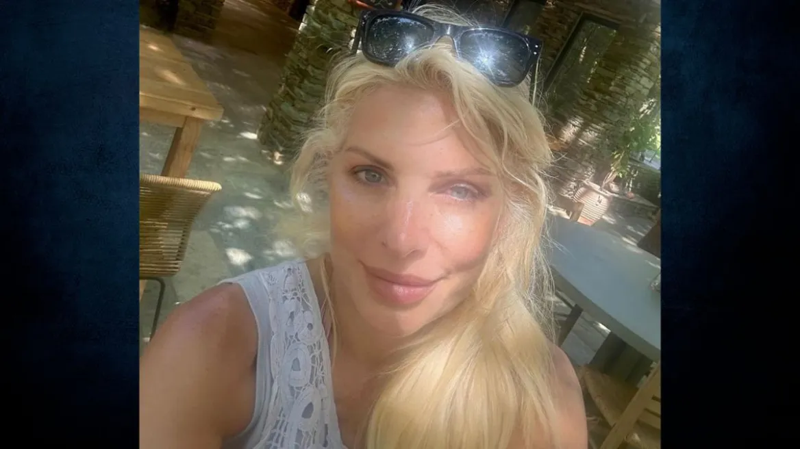 Ελένη Μενεγάκη: H selfie της στην Άνδρο – Άλλη μια μέρα στον παράδεισο, γράφει