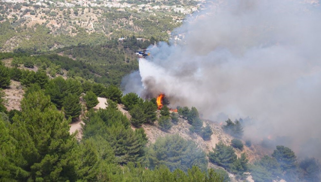 Φωτιά στη Χίο - Εστάλη 112, ενισχύθηκαν οι πυροσβεστικές δυνάμεις