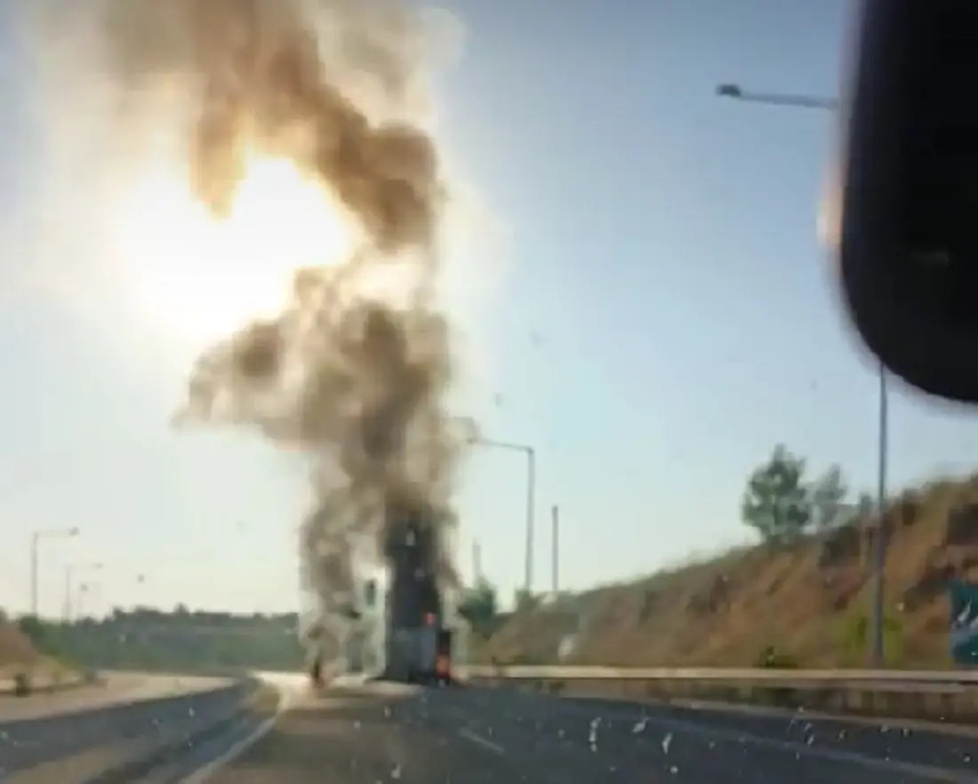 Φωτιά σε φορτηγό στη εθνική οδό