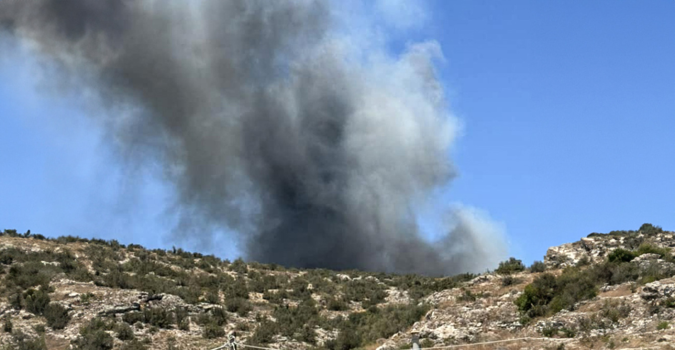 Ναύπλιο: «Η φωτιά βγήκε στην θάλασσα» είπε ο δήμαρχος Ερμιονίδας