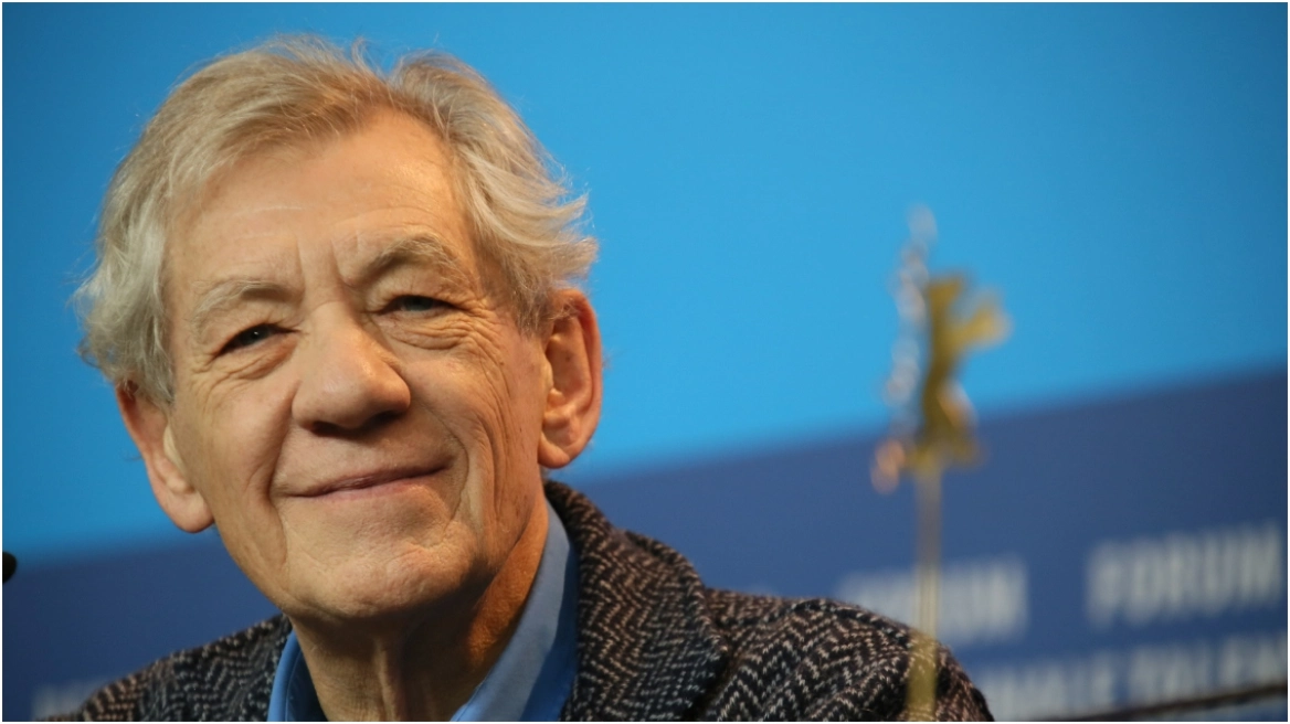 Στο νοσοκομείο ο Ίαν ΜακΚέλεν – Είχε ατύχημα πάνω στη σκηνή θεάτρου