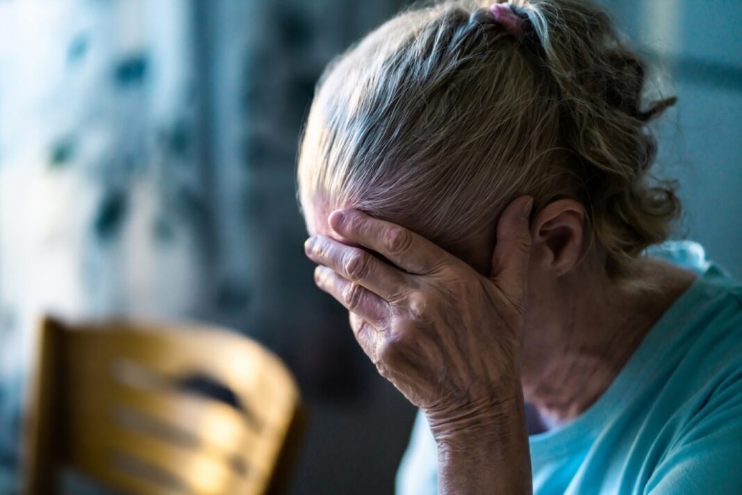 Απατεώνισσα απέσπασε €13.000 από 82χρονη για δήθεν χειρουργείο της εγγονής της