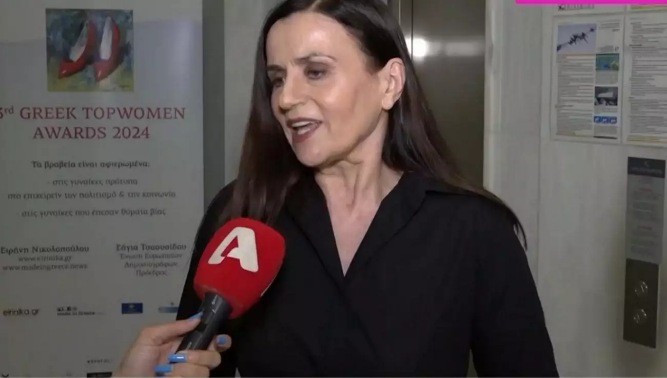 Καρυοφυλλιά Καραμπέτη: Από επιλογή δεν έγινα μητέρα, για υπαρξιακούς λόγους