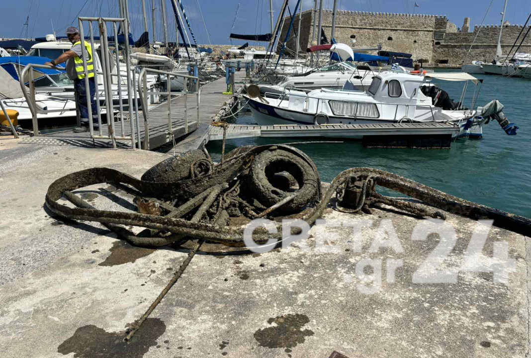 Ηράκλειο: Kαθάρισαν τον βυθό στο ενετικό λιμάνι