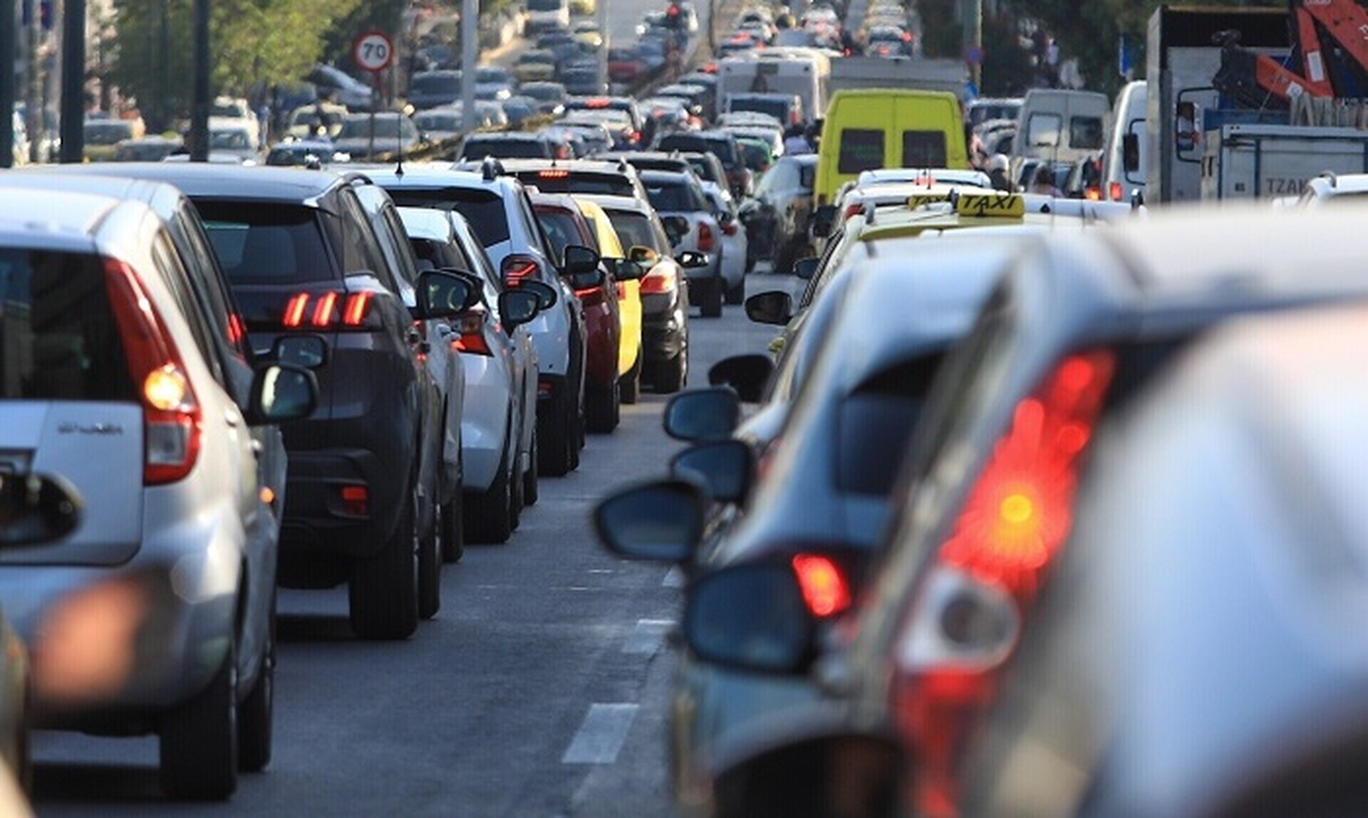 Καύσωνας: Τι πρέπει να προσέχουν οι οδηγοί - Χρήσιμες οδηγίες