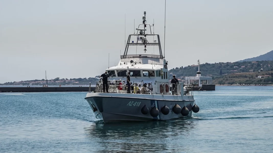 Tο λιμενικό διέσωσε 77 παράνομους μετανάστες ανοιχτά της Αμοργού