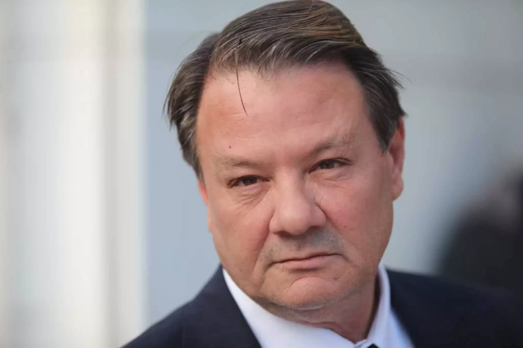 Απόστολος Λύτρας: Η γυναικά μου επινόησε το αφήγημα πως έπεσε από τη σκάλα για να προστατέψει τα παιδιά μας