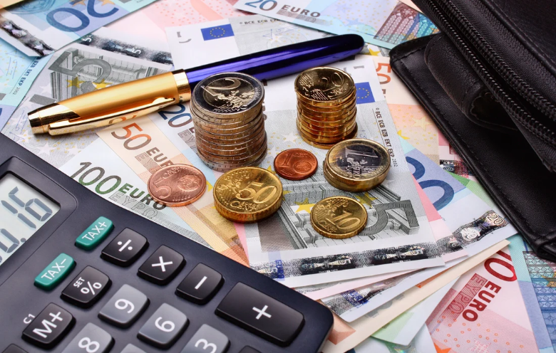 ΑΑΔΕ: Αυξήθηκαν κατά 25% οι οφειλέτες με ληξιπρόθεσμα χρέη στην Εφορία