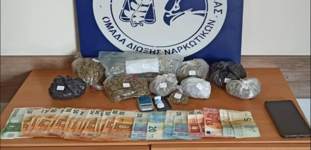 Έκρυβε πάνω από μισό κιλό κάνναβης και «φιξάκια» κοκαΐνης