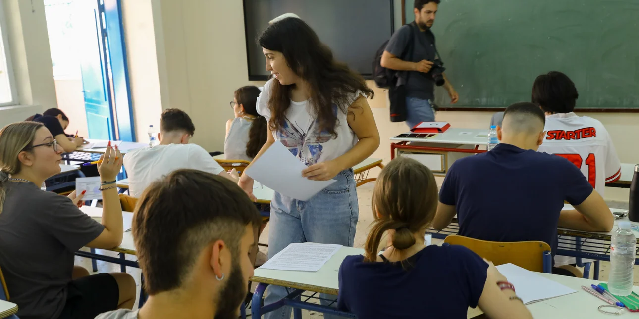 Πανελλήνιες 2024: Χαμηλούς βαθμούς «δείχνουν» τα δύσκολα θέματα -Πότε ανακοινώνονται τα αποτελέσματα