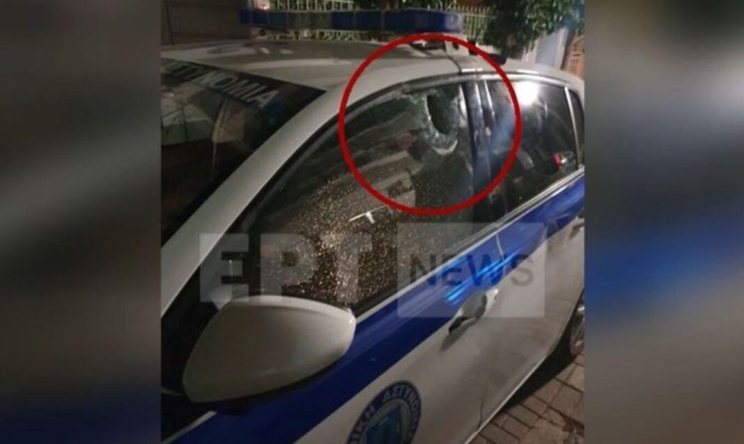 Ρομά επιτέθηκαν σε αστυνομικούς και τους πήραν το περιπολικό - Έσπευσαν ενισχύσεις για την ανάκτηση του οχήματος