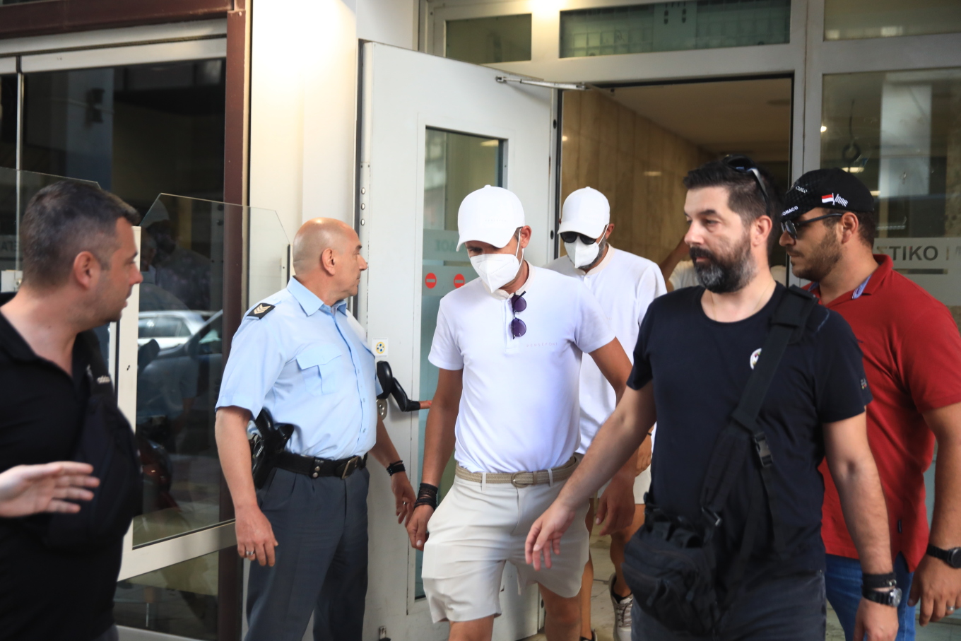 Μαραθώνια η απολογία του πλοιάρχου της θαλαμηγού Περσεφόνη για τη φωτιά στην Ύδρα