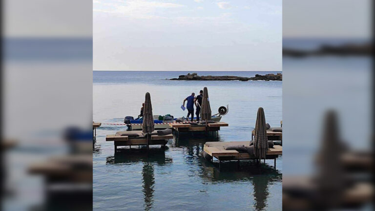 Σφραγίστηκε beach bar και λίγο μετά άρχισαν να εξυπηρετούν κανονικά – Έχει εκδοθεί πρωτόκολλο κατεδάφισης
