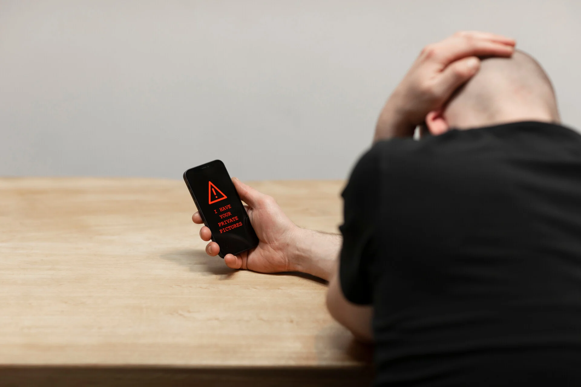 Νεκρός σε 6 ώρες: Διαστάσεις «επιδημίας» λαμβάνει το sextortion