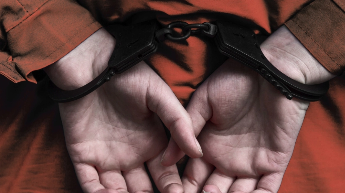 Φυγόποινος έκανε βόλτες με κλεμμένο μηχανάκι