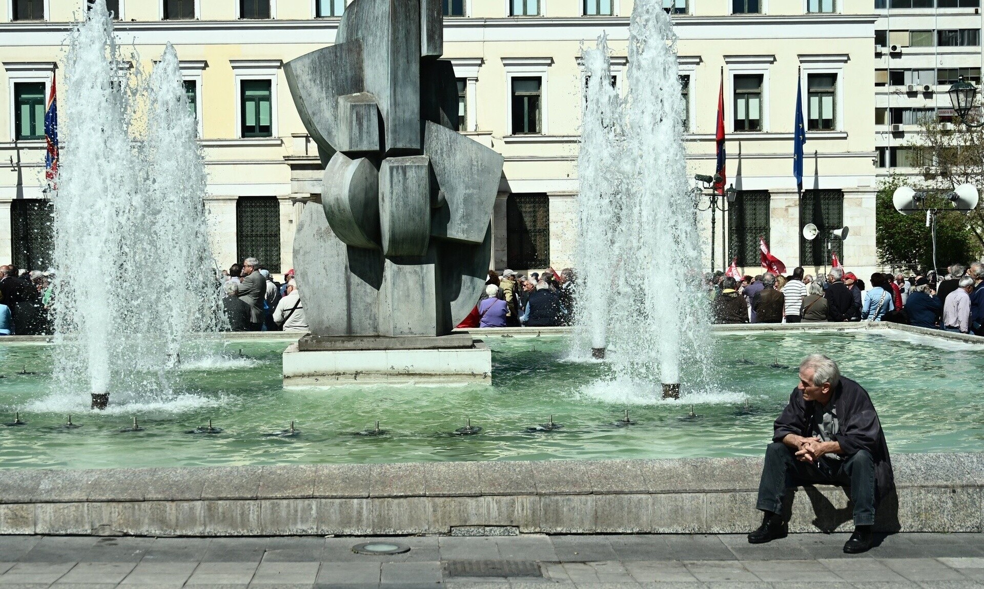 Συντάξεις Ιουλίου: Νωρίτερα από άλλες φορές η καταβολή στους συνταξιούχους