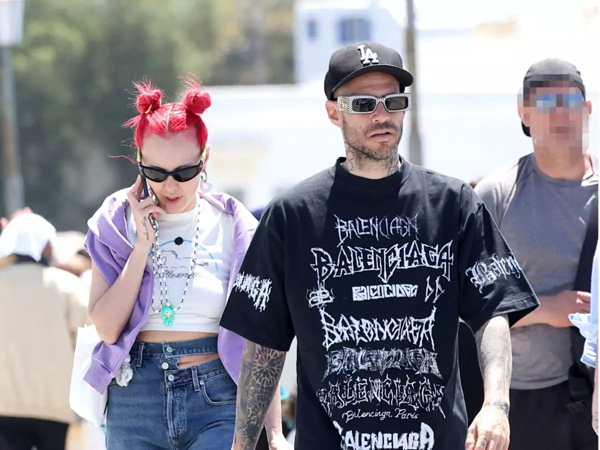 Τάμτα – Πάρις Κασιδόκωστας: Βόλτα στη Μύκονο για το ερωτευμένο ζευγάρι – Φωτογραφίες