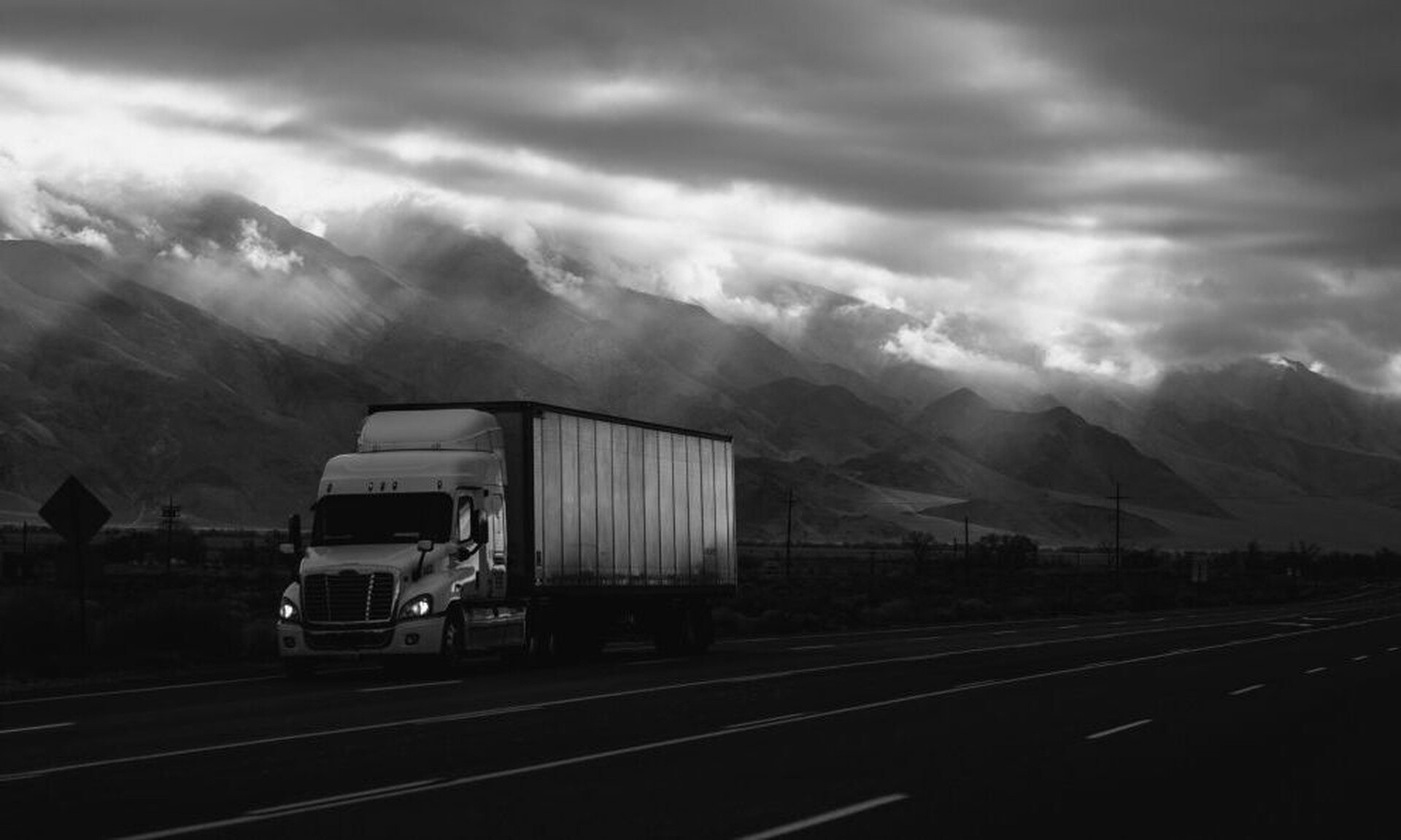 Θάνατος με ρόδες: Μανιακοί δολοφόνοι γίνονται φορτηγατζήδες για να σκοτώνουν