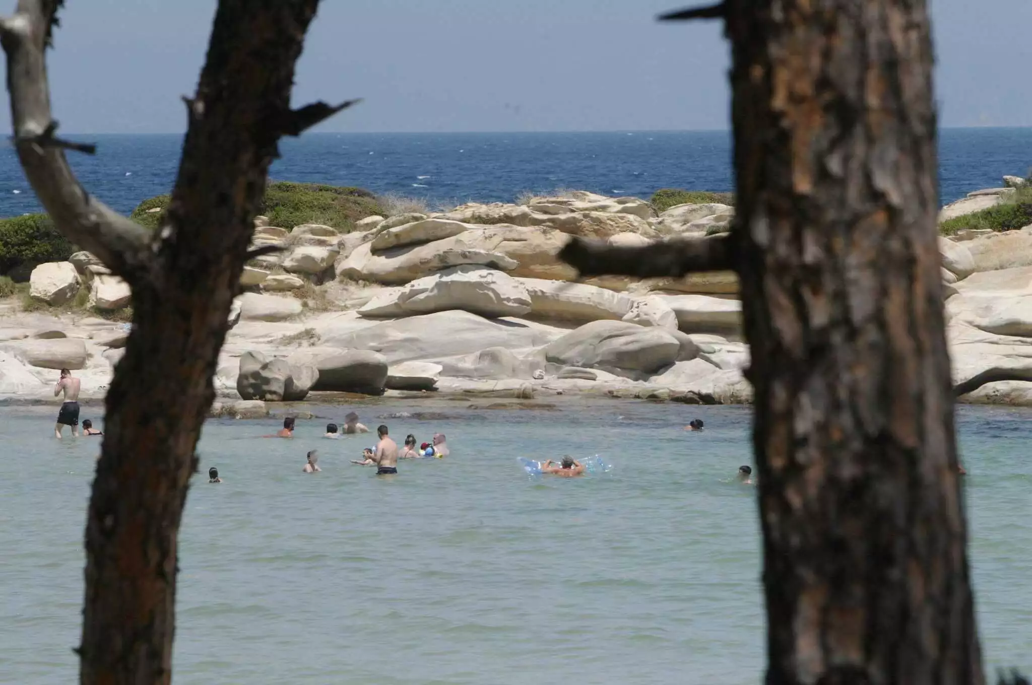 «Έπεσε ο κεραυνός και το κορίτσι μου δεν ξανασηκώθηκε» περιγράφει ο πατέρας της 13χρονης που πέθανε στη Χαλκιδική