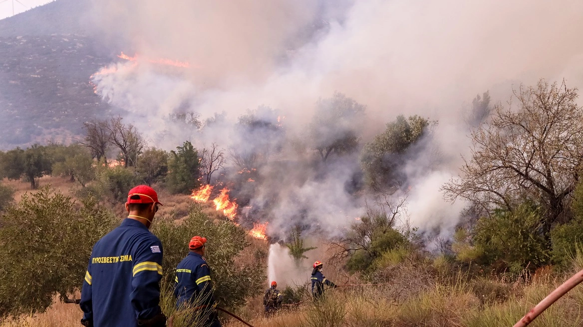 Πολύ υψηλός κίνδυνος πυρκαγιάς σε Αττική και Εύβοια την Τρίτη