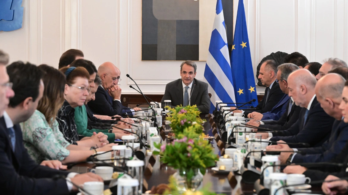 Μητσοτάκης στο νέο υπουργικό συμβούλιο: Περισσότερη δουλειά και αποτελεσματικότητα, λιγότερα λάθη, όχι έπαρση