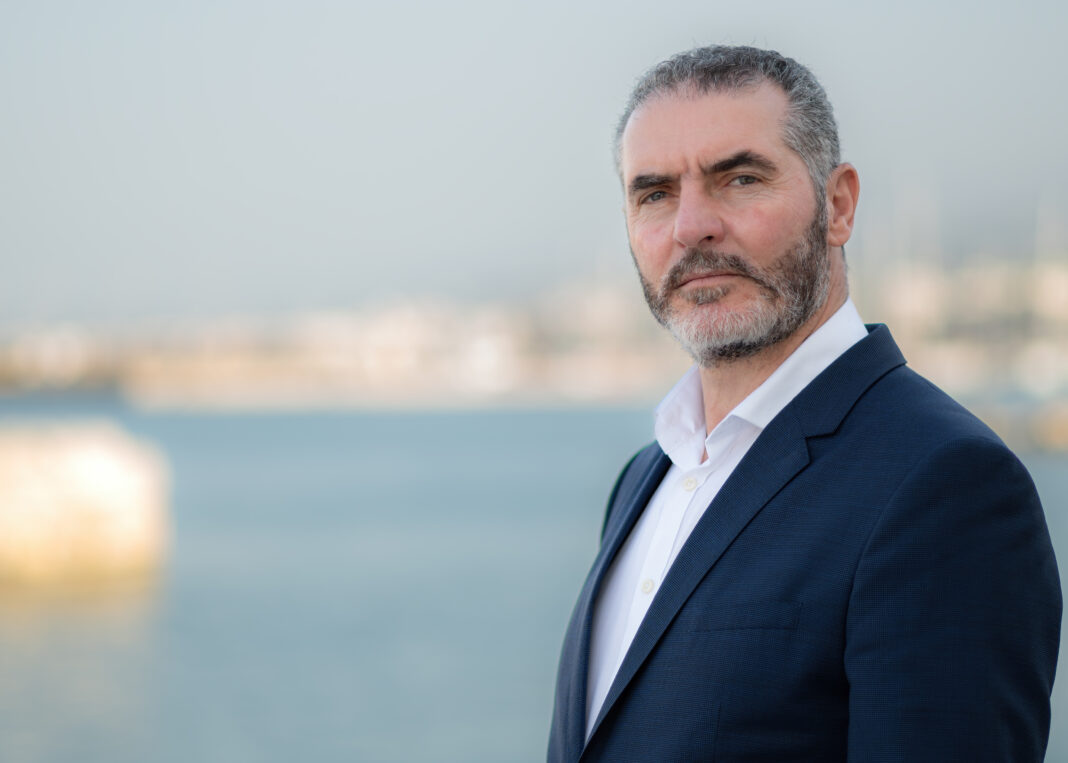 Μ. Χνάρης: «Αόριστη η απάντηση του Υπουργείου στην ερώτηση μας για το χαρακτηρισμό ως δυσπρόσιτων των σχολικών μονάδων Αμαρίου»